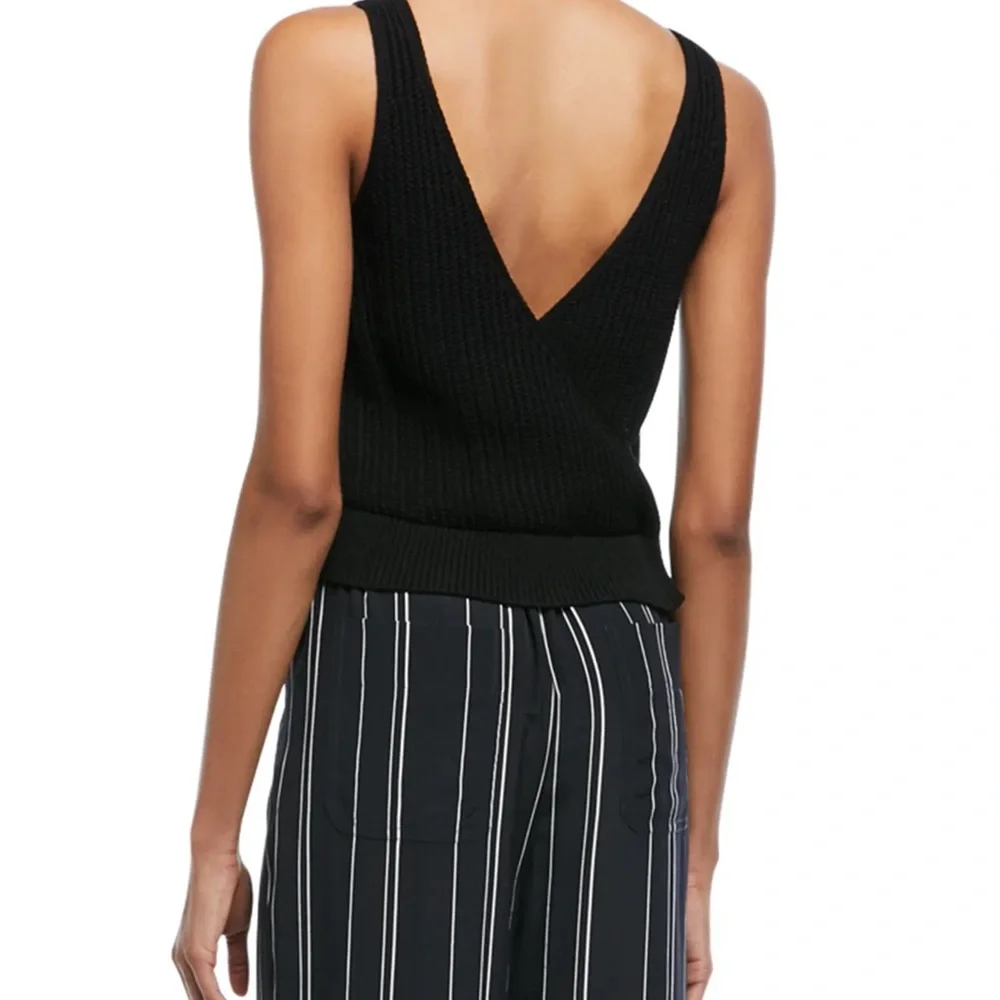 Vince Crossover V-Back Ribbed Tank in Black Scoop Neckline 100% Cotton Large NWT - Picture 9 of 16